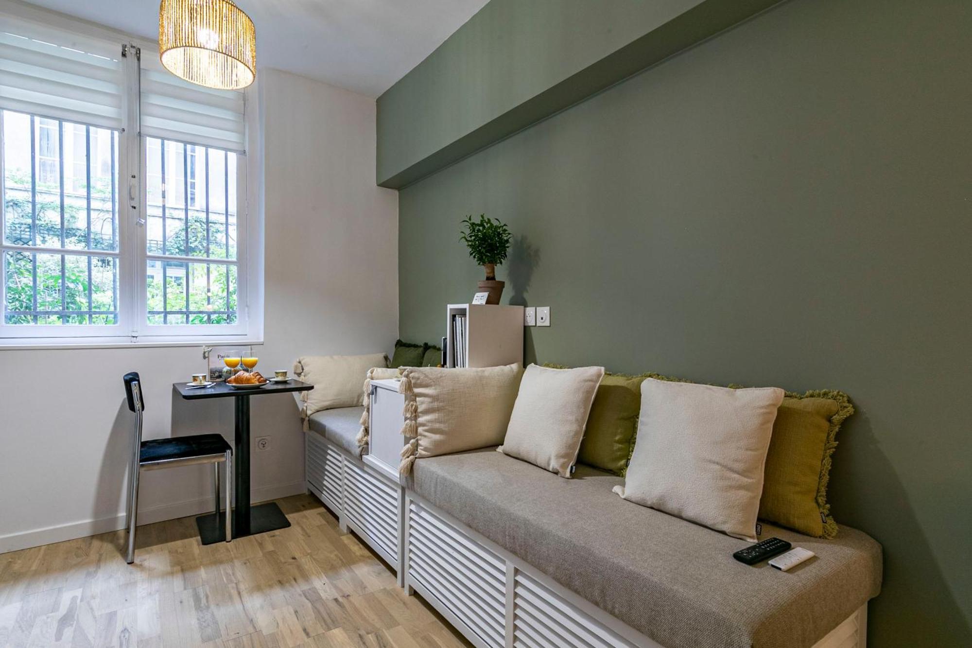 Design And Quiet Studio On Wooded Courtyard ! Париж Екстериор снимка